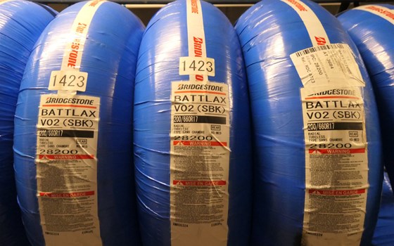 200/660 R 17 Bridgestone V02 - Bild 3 200/660 R 17 Bridgestone V02 - Bild 3