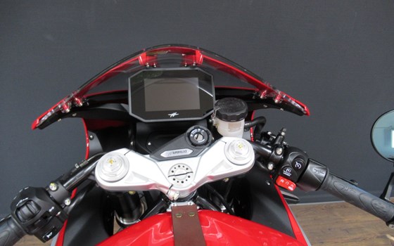 MV Agusta SUPERVELOCE 800 ROT 2022 - Bild 11