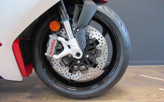 MV Agusta SUPERVELOCE 800 ROT 2022 - Bild 3