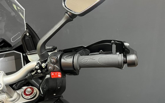 MV AGUSTA TURISMO VELOCE LUSSO SCS 2023 - Bild 12