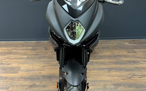 MV AGUSTA TURISMO VELOCE LUSSO SCS 2023 - Bild 6