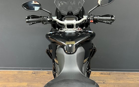 MV AGUSTA TURISMO VELOCE LUSSO SCS 2023 - Bild 9