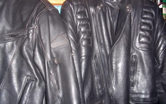 Lederkombis, Lederjacken und Lederhosen - Bild 1 Lederkombis, Lederjacken und Lederhosen - Bild 1