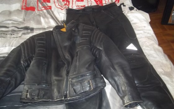 Lederkombis, Lederjacken und Lederhosen - Bild 10 Lederkombis, Lederjacken und Lederhosen - Bild 10