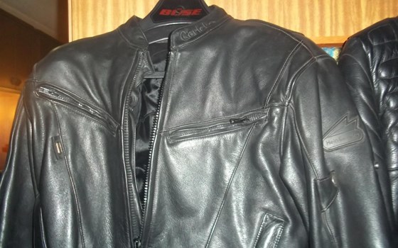 Lederkombis, Lederjacken und Lederhosen - Bild 11 Lederkombis, Lederjacken und Lederhosen - Bild 11