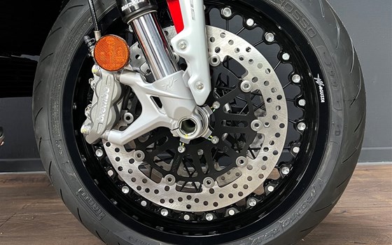 MV Agusta Dragster 800 RR Rot/Schwarz SCS 2022 - Bild 4