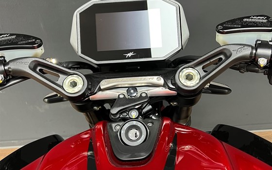 MV Agusta Dragster 800 RR Rot/Schwarz SCS 2022 - Bild 8
