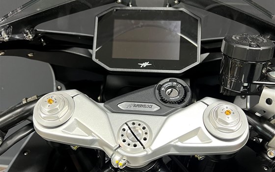 MV Agusta SUPERVELOCE 800 black/grey 2023 - Bild 10