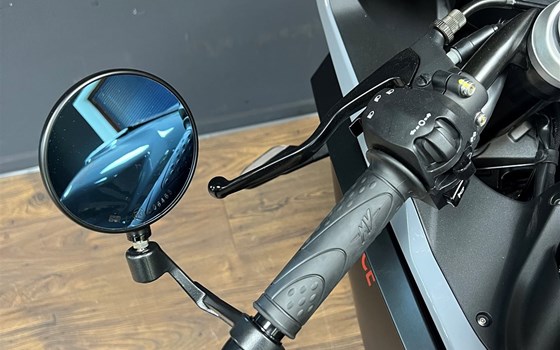 MV Agusta SUPERVELOCE 800 black/grey 2023 - Bild 8