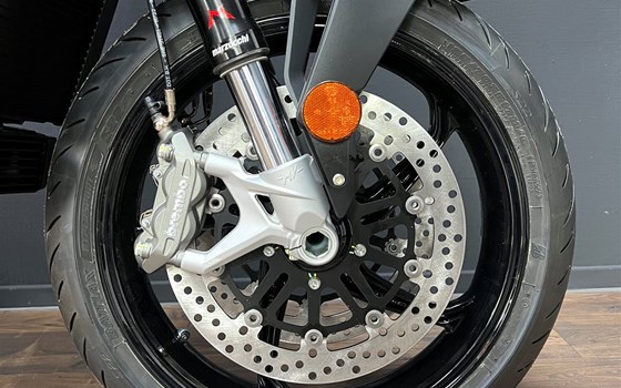 MV Agusta BRUTALE 800 R black 2023 - Bild 10