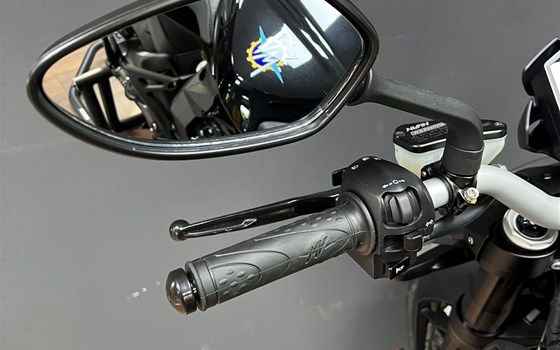 MV Agusta BRUTALE 800 R black 2023 - Bild 5