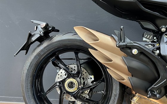 MV Agusta BRUTALE 800 R black 2023 - Bild 7