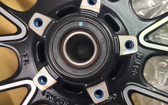 Ducati Diavel Räder/Felgensatz - Bild 4