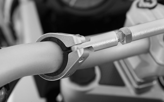 Lenkermittelstrebe universal - silber - 300 mm - Bild 3 Lenkermittelstrebe universal - silber - 300 mm - Bild 3