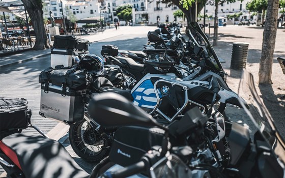 Füllblech für Verstärkungsbügel R 1200 GS LC Adventure - schwarz - Satz - Bild 3 Füllblech für Verstärkungsbügel R 1200 GS LC Adventure - schwarz - Satz - Bild 3