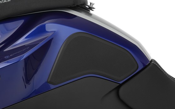 Tankpad-Kit Touring F 900 R - schwarz - 2-teilig - Bild 1