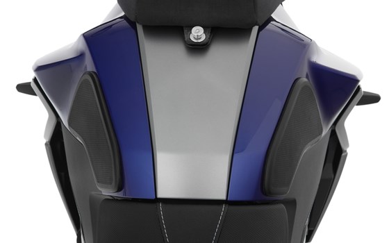 Tankpad-Kit Touring F 900 R - schwarz - 2-teilig - Bild 3