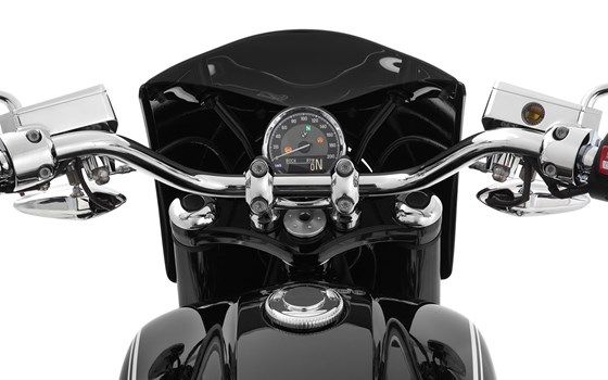 Lampenmaske Rock ’n‘ Roll R 18- Blackstorm Metallic - weiß liniert - Bild 3