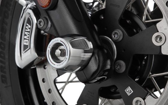 Achs-Schutzpads Sliders BMW R 18 - verchromt - vorne - Bild 1 Achs-Schutzpads Sliders BMW R 18 - verchromt - vorne - Bild 1