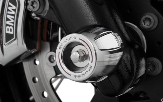 Achs-Schutzpads Sliders BMW R 18 - verchromt - vorne - Bild 2 Achs-Schutzpads Sliders BMW R 18 - verchromt - vorne - Bild 2
