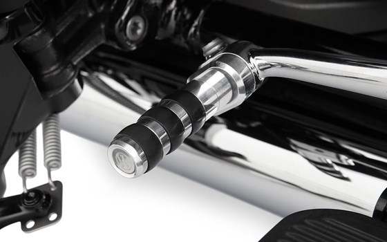 R 18-Schalthebelverlängerung für Modelle mit Trittbrett - poliert - vorne - Bild 2 R 18-Schalthebelverlängerung für Modelle mit Trittbrett - poliert - vorne - Bild 2