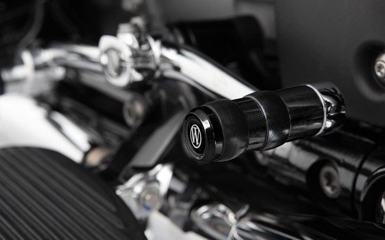 R 18-Schalthebelverlängerung für Modelle mit Trittbrett - schwarz - hinten - Bild 2 R 18-Schalthebelverlängerung für Modelle mit Trittbrett - schwarz - hinten - Bild 2