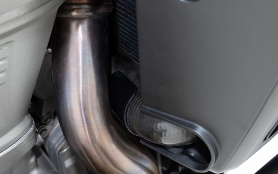 Hitzeschutzblech für Wasserkühlerschlauch Pan America 1250- schwarz - Bild 2