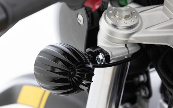 Edition DAYRON Integriertes LED Tagfahrlicht-/Blinkersyste- schwarz - Bild 3