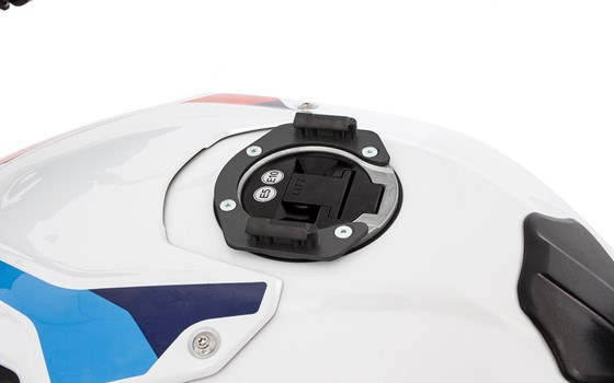 Tankring für Tankrucksack CLICK BAG- schwarz-silber - Bild 2 Tankring für Tankrucksack CLICK BAG- schwarz-silber - Bild 2