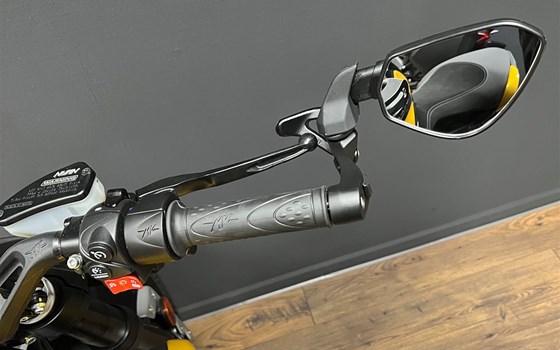 MV Agusta DRAGSTER RR SCS black/yellow 2023 - Bild 9