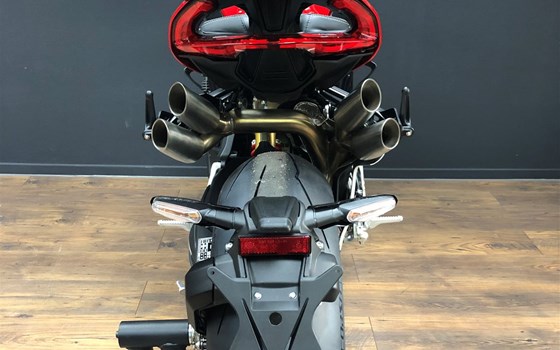 MV Agusta BRUTALE 1000 RS red 2024 - Bild 8