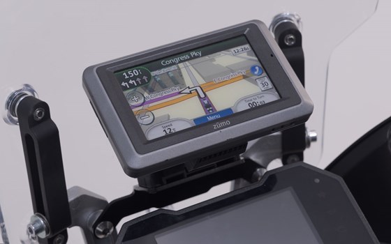 Navi-Halter im Cockpit. Schwarz. Voge 650 DS/X (21-). - Bild 2