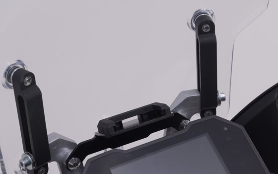 Navi-Halter im Cockpit. Schwarz. Voge 650 DS/X (21-). - Bild 3