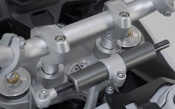 Lenkererhöhung. Silbern. Ducati DesertX (22-). - Bild 3