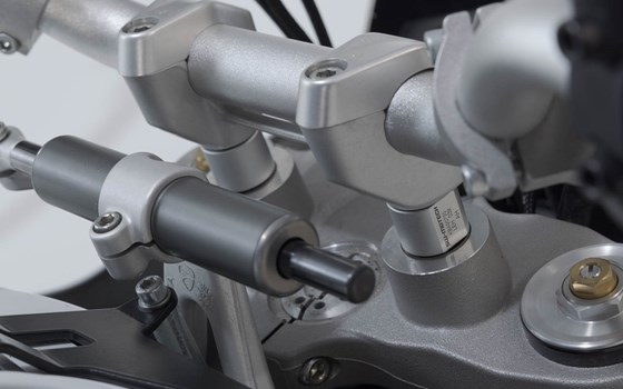 Lenkererhöhung. Silbern. Ducati DesertX (22-). - Bild 4