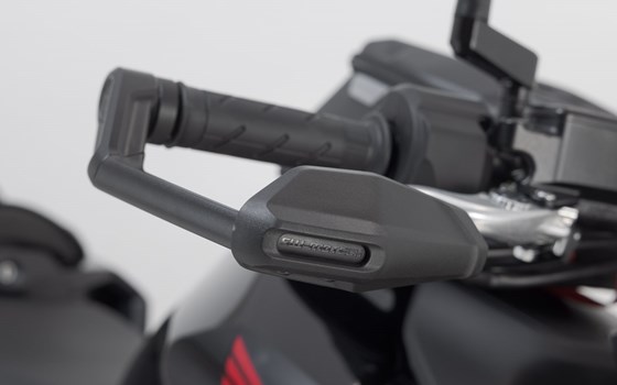 Hebelschützer mit Windabweiser. Schwarz. Honda CB750 Hornet (22-). - Bild 3