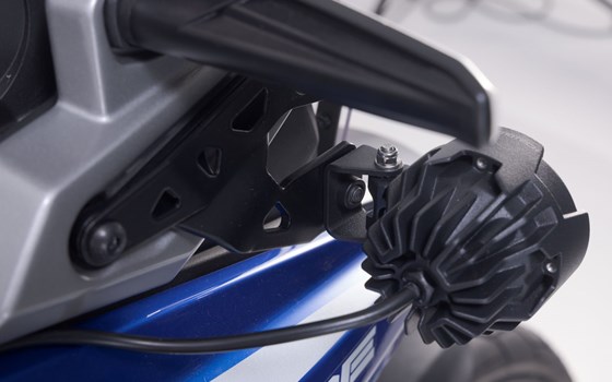 Scheinwerfer-Halter. Schwarz. Suzuki V-Strom 1050 (19-). - Bild 5 Scheinwerfer-Halter. Schwarz. Suzuki V-Strom 1050 (19-). - Bild 5