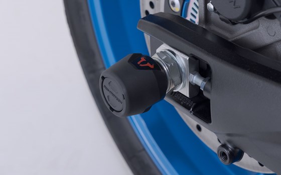 Sturzpad-Kit für Hinterachse. Schwarz. Suzuki GSX-8S / GSX-8R (22-). - Bild 4