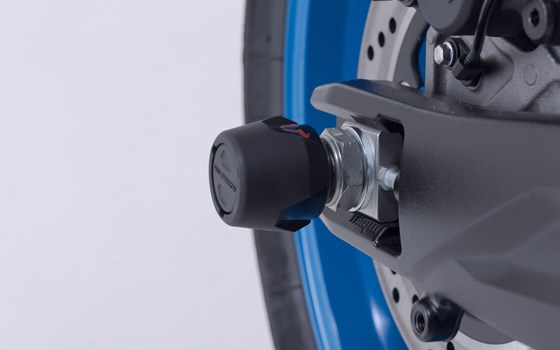 Sturzpad-Kit für Hinterachse. Schwarz. Suzuki GSX-8S / GSX-8R (22-). - Bild 5