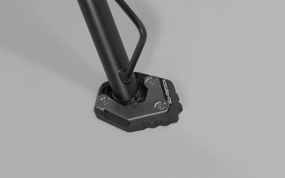 Seitenständerfuß-Verbreiterung. Schwarz/Silbern. CFMoto 800MT / 800MT-X. - Bild 1