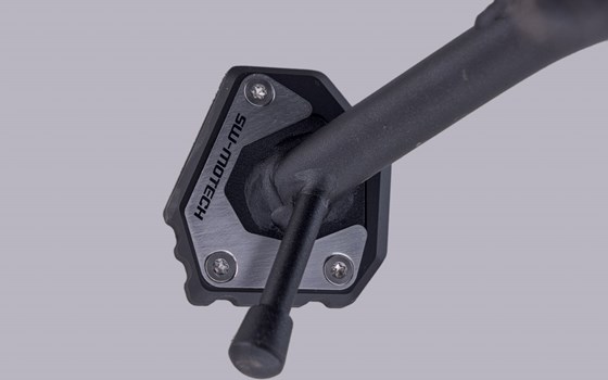 Seitenständerfuß-Verbreiterung. Schwarz/Silbern. Benelli Leoncino 800 / 800 Trail. - Bild 3