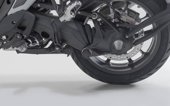 Sturzpad-Kit für Hinterachse. Schwarz. BMW-Modelle m. Einarmschwinge hinten. - Bild 2