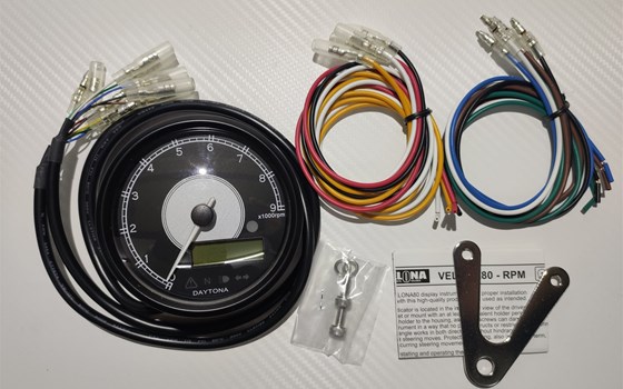 Digitaler Drehzahlmesser mit Geschwindigkeitsanzeige, schwarzes Gehäuse, rund Ø 80 mm, weiße Hintergrundbeleuchtung, mit Halter, max. 9.000 oder 15.000 U/min. - Bild 2