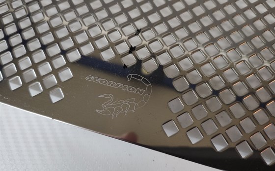 Kühlergrill Honda CB 600 Hornet BJ 98-02 - Bild 2