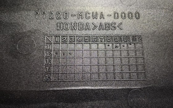 Abeckung Sitz hinten - COWL,SINGLE SEAT - Honda VFR 800 INTERCEPTOR - Bild 3