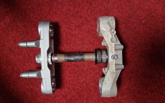 Suzuki RMZ 450 Gabelbrücke gebraucht - Bild 1