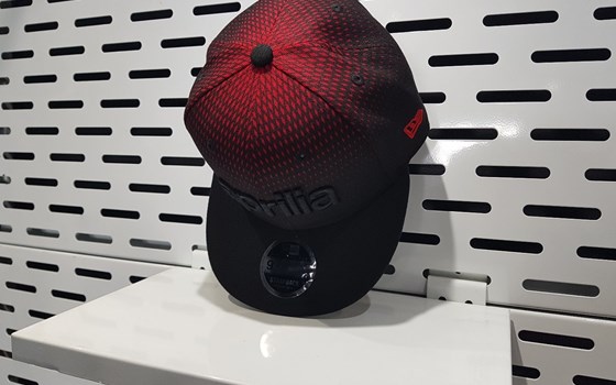 Aprilia Basecap Patch 3D 9Fifty Black/Red Snapback - New Era - Bild 5