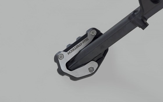 Seitenständerfuß-Verbreiterung. Schwarz/Silbern. BMW R 1300 GS (23-)/Adv (24-). - Bild 3