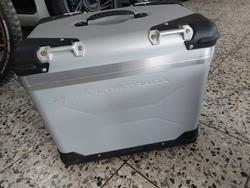 Neuer Alu-Seitenkoffersatz 45 Liter org. Ducati mit Täger Neuer Alu-Seitenkoffersatz 45 Liter org. Ducati mit Täger