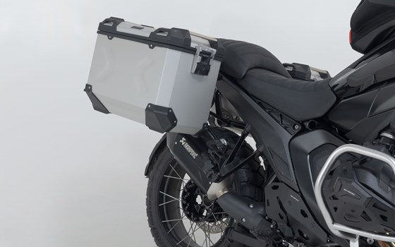 TRAX ADV Alukoffer-System + Akrapovic. Silbern. 45/45 l. BMW R 1300 GS (23-). - Bild 3